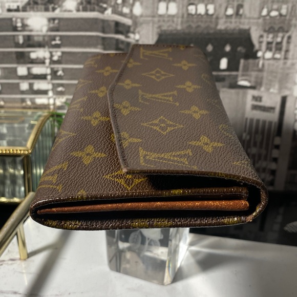 Authentic Rare Vintage Louis Vuitton Monogram Sarah Wallet - Picture 14 of 16